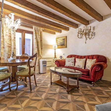 Il Nido Di San Stae Apartment Venesia Bagian luar foto