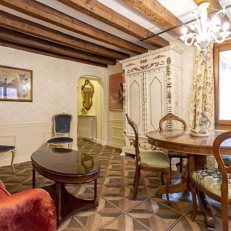 Il Nido Di San Stae Apartment Venesia Bagian luar foto