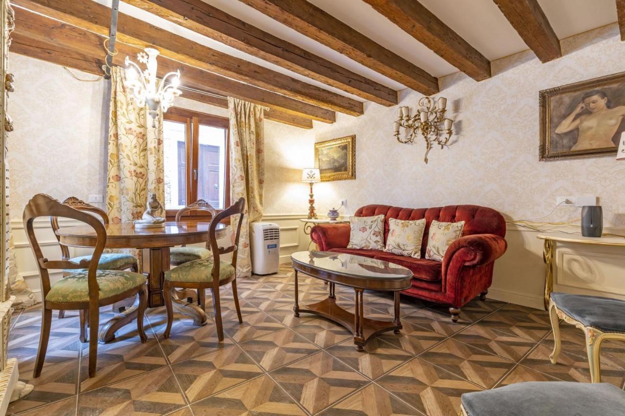 Il Nido Di San Stae Apartment Venesia Bagian luar foto