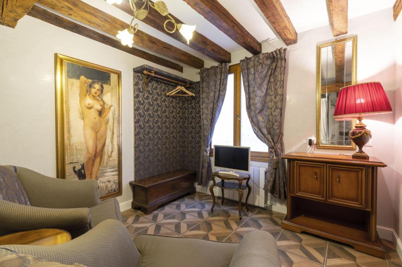 Il Nido Di San Stae Apartment Venesia Bagian luar foto