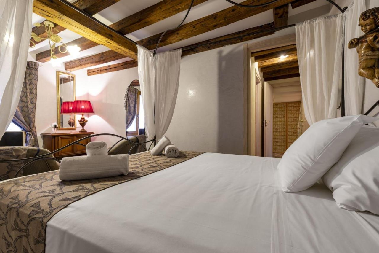 Il Nido Di San Stae Apartment Venesia Bagian luar foto